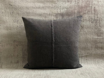 10 ESSENTIAL PIECES EVERY MINIMALIST HOME SHOULD HAVE