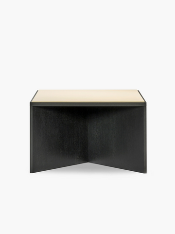 KUBÉ OAK TABLE