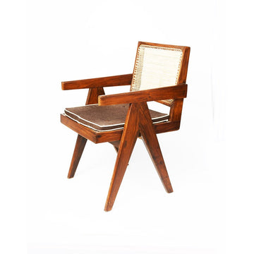 SITTING ON VALUE: WHY FURNITURE OUTLASTS FASHION’S IDEA OF INVESTMENT