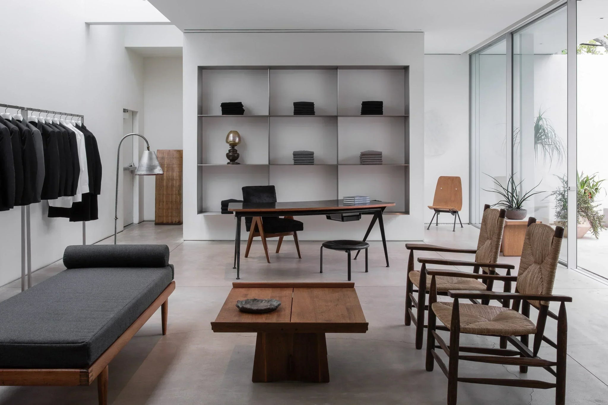 BROWN IS THE NEW BLACK: WHY QUIET DESIGN RULES AUTUMN 2025