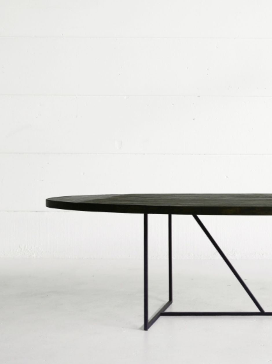 MESA OVAL TABLE