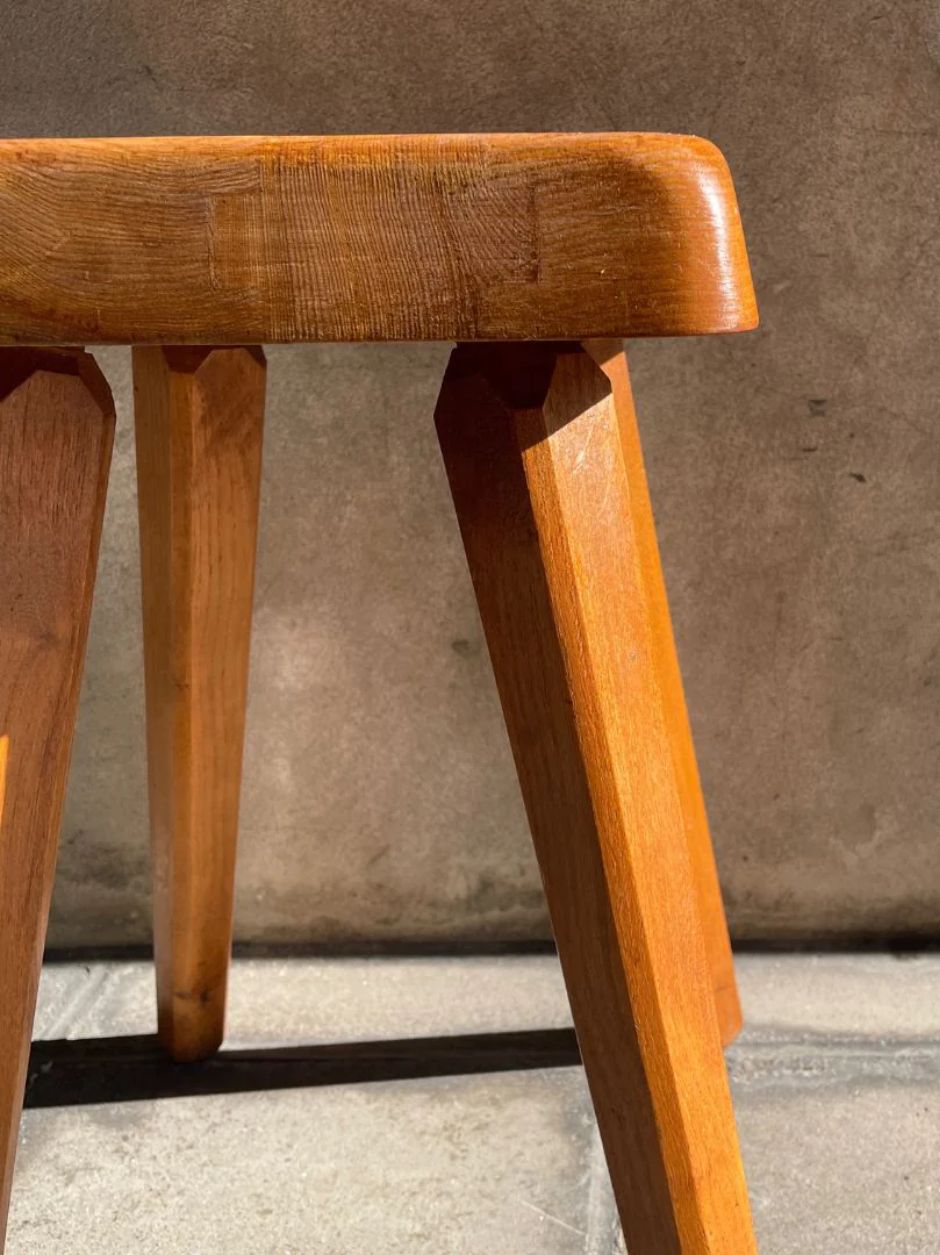 S01 STOOL